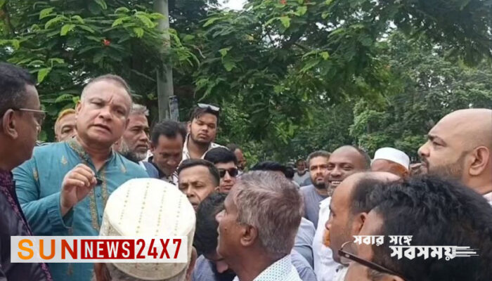 ঝালকাঠিতে নদীভাঙন এলাকা পরিদর্শনে ড. জিয়াউদ্দিন হায়দার